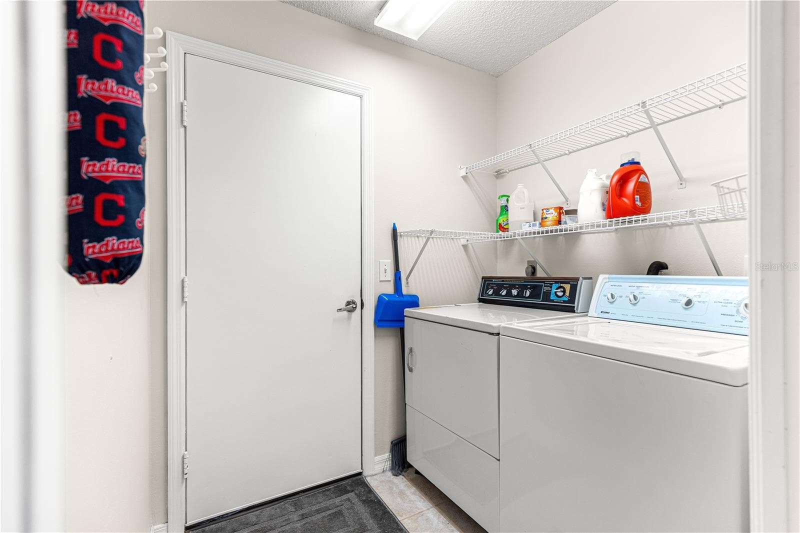 Indoor Laundry - 9037 SW 91ST CIR, OCALA