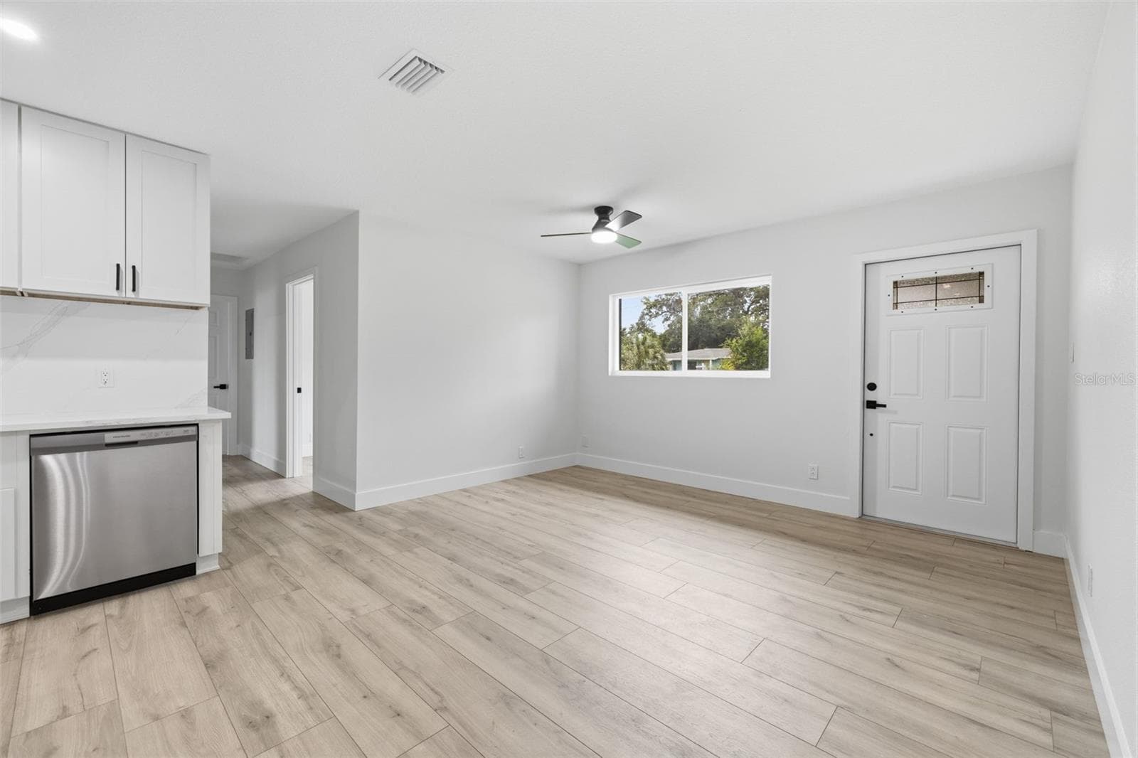 Single Family Residence at 4409 W WYOMING AVE, TAMPA, photo 6 of 28