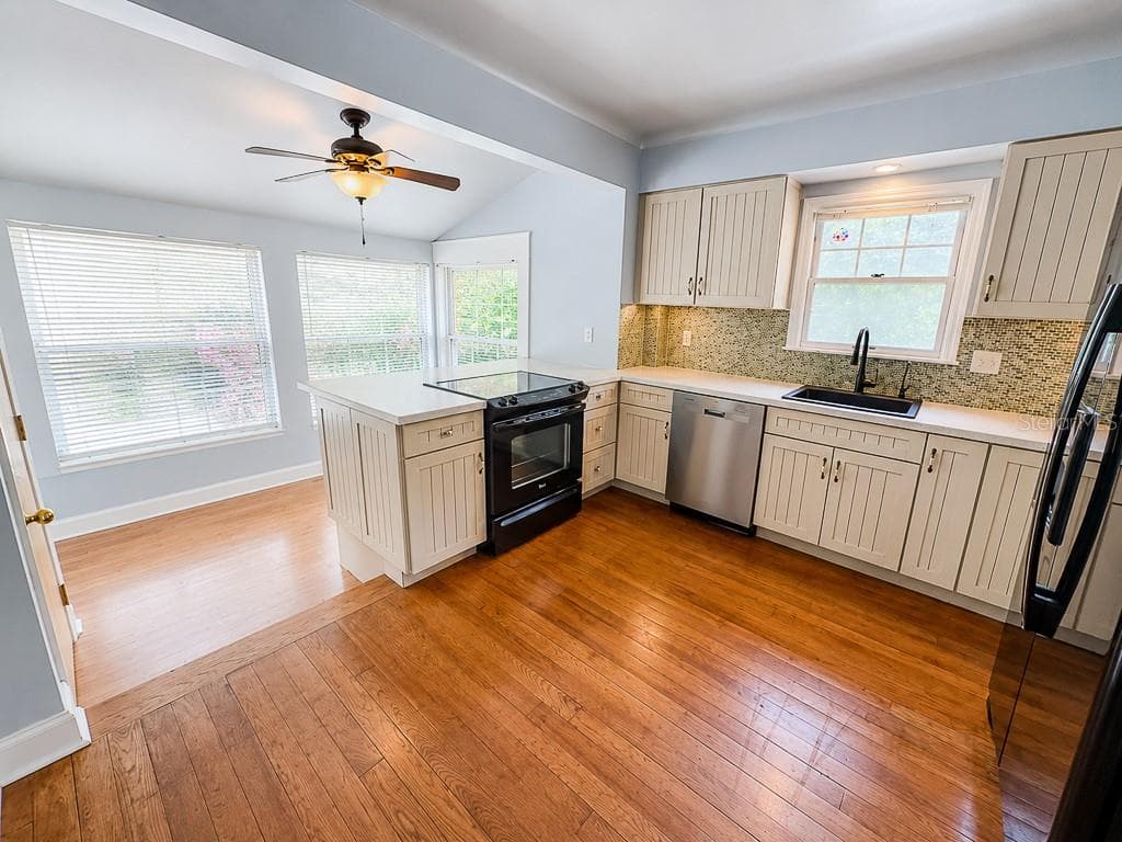 Single Family Residence at 400 20TH ST N, ST PETERSBURG, photo 47 of 77