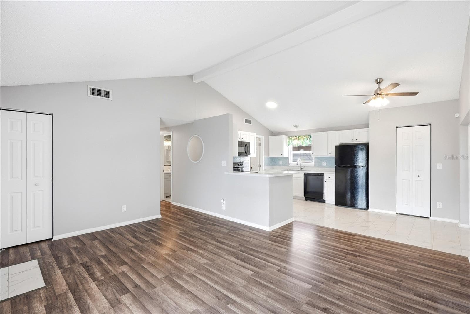 Single Family Residence at 8704 MARLIN CT, TAMPA, photo 6 of 34