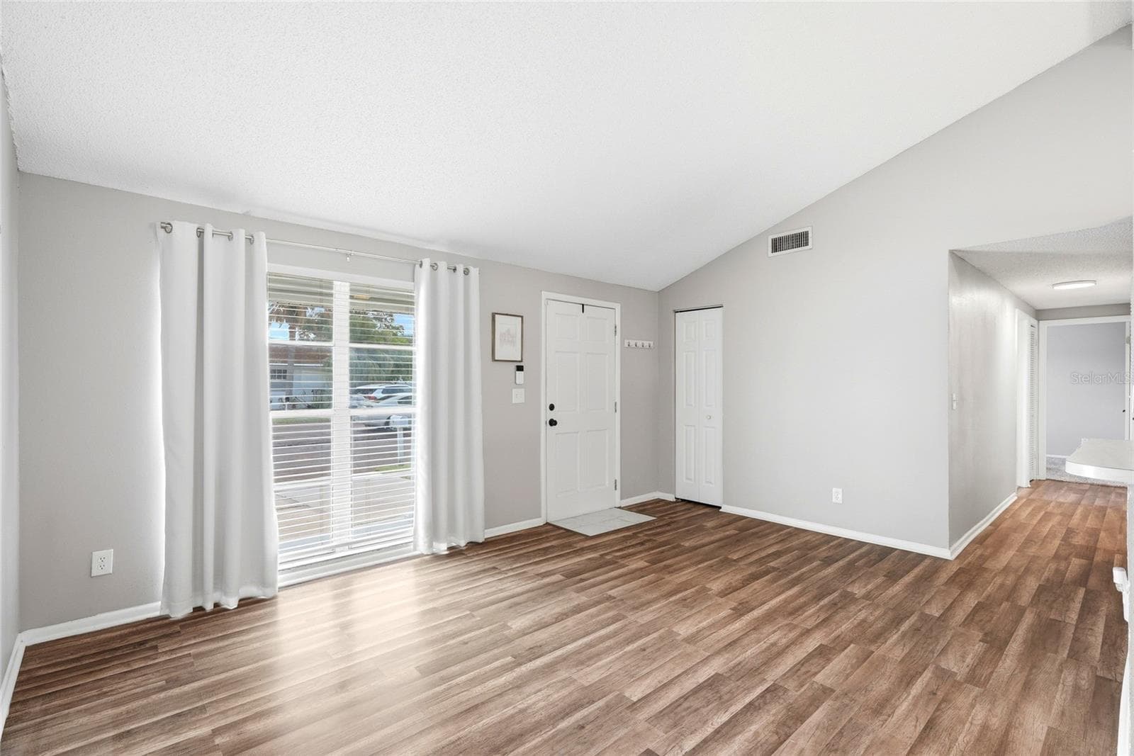 Single Family Residence at 8704 MARLIN CT, TAMPA, photo 7 of 34