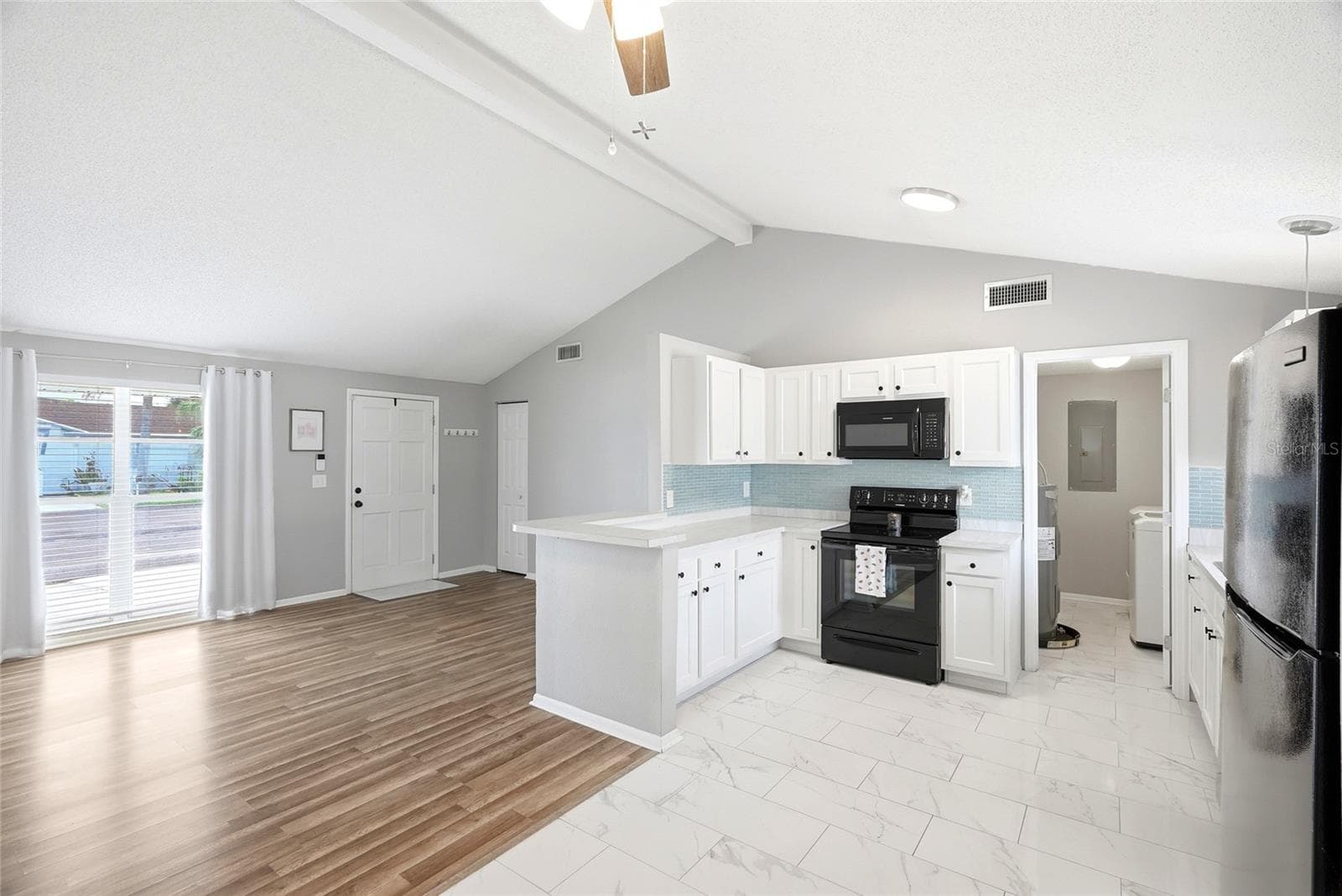 Single Family Residence at 8704 MARLIN CT, TAMPA, photo 11 of 34