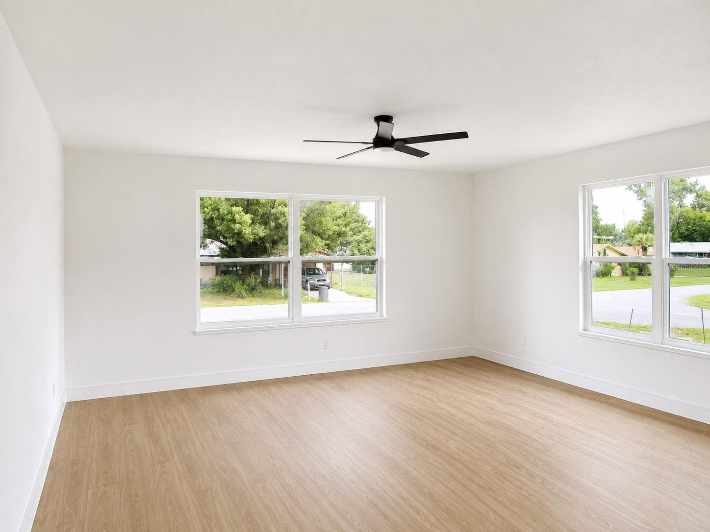 Living room - 49 LAKE COURT LOOP, OCALA