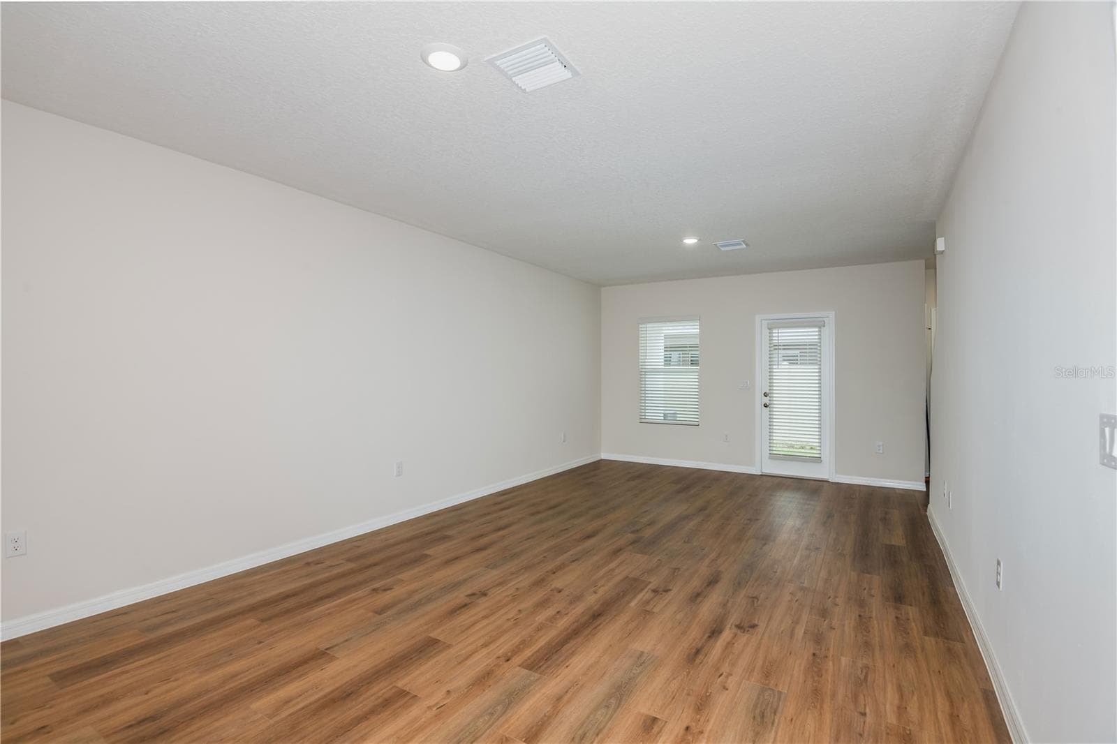 Single Family Residence at 9872 PELICAN COAST DR, DADE CITY, photo 3 of 25