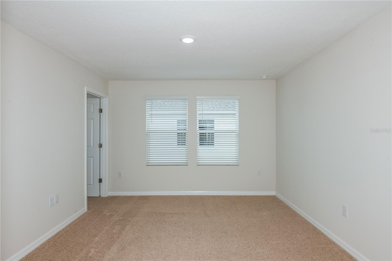 Single Family Residence at 9872 PELICAN COAST DR, DADE CITY, photo 4 of 25