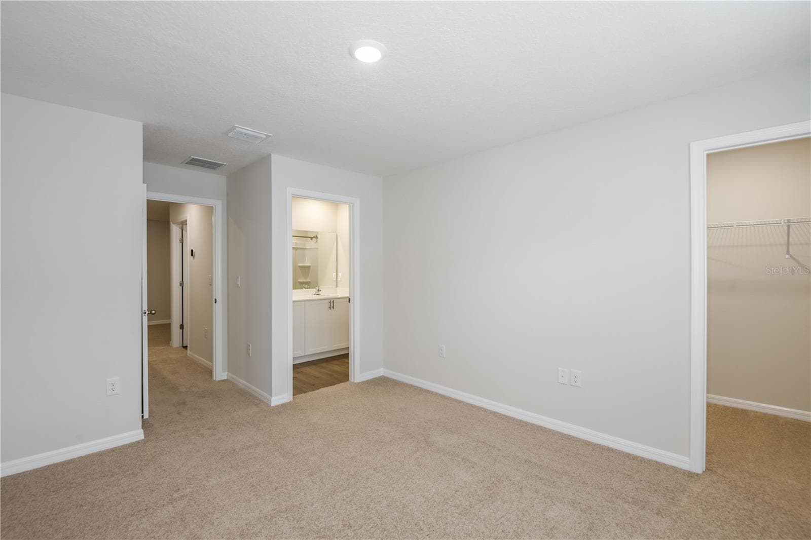 Single Family Residence at 9872 PELICAN COAST DR, DADE CITY, photo 5 of 25