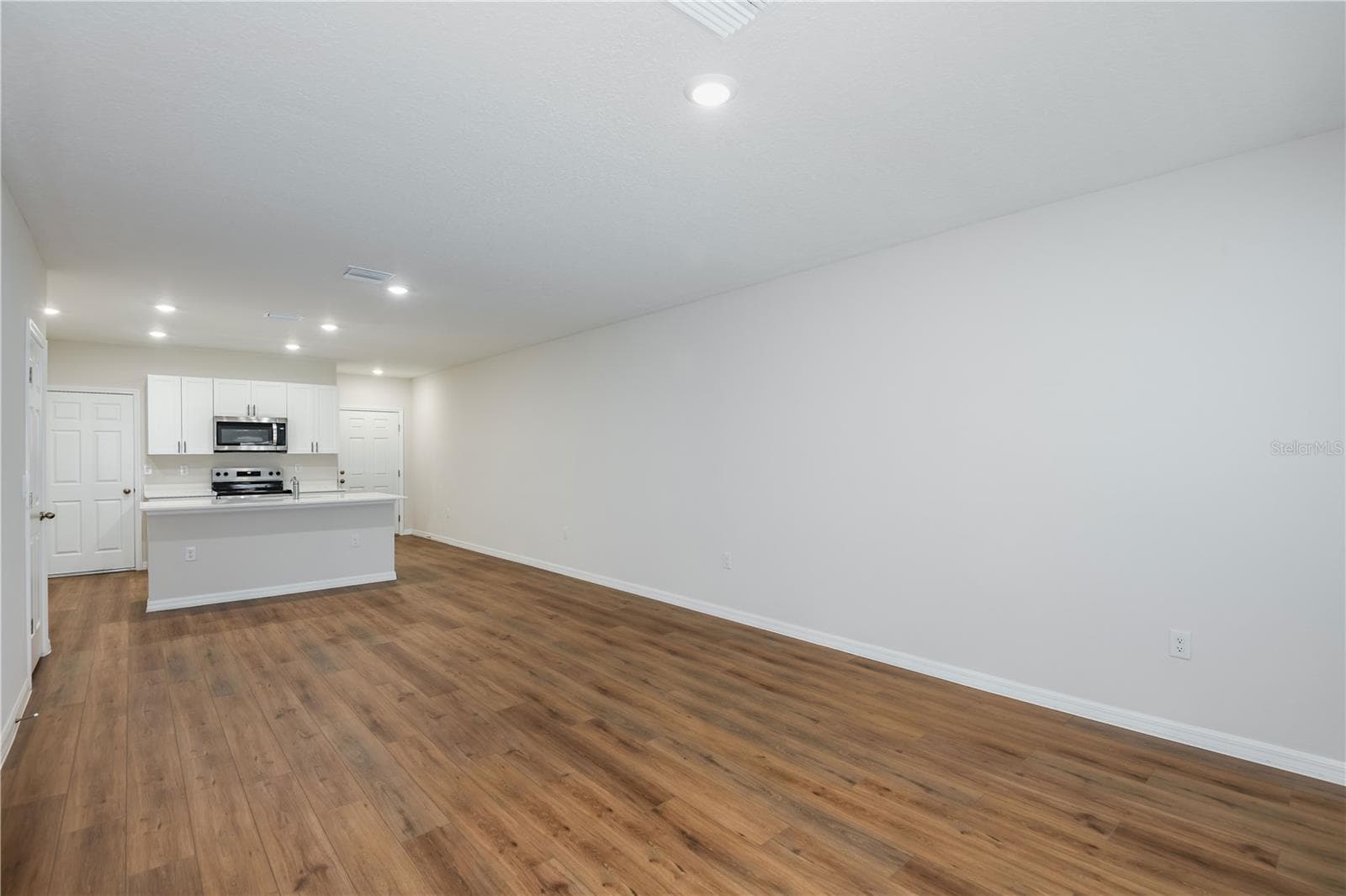 Single Family Residence at 9872 PELICAN COAST DR, DADE CITY, photo 12 of 25