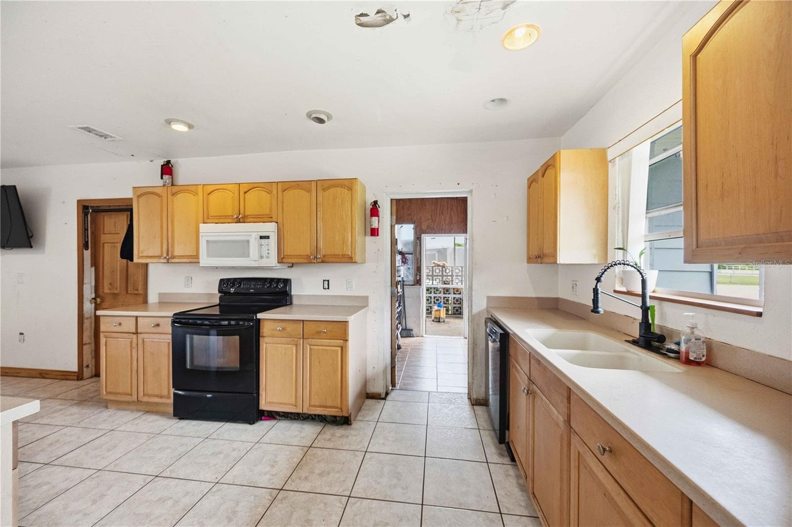 Single Family Residence at 21378 PERCY AVE, PORT CHARLOTTE, photo 4 of 43