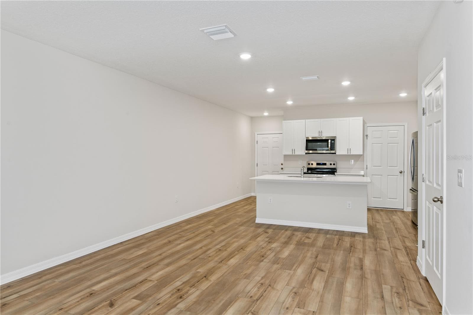 Single Family Residence at 9868 PELICAN COAST DR, DADE CITY, photo 11 of 23
