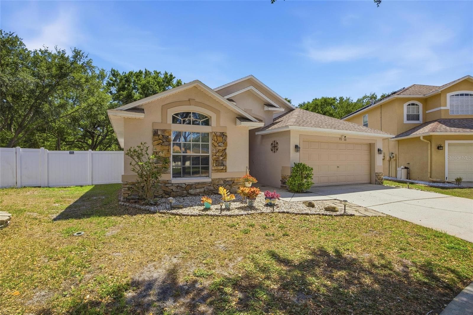 Single Family Residence at 7113 COLONY POINTE DR, RIVERVIEW, photo 4 of 47