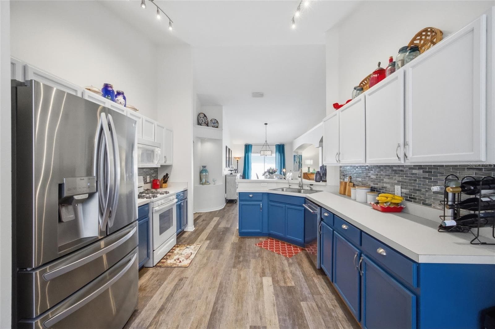 Single Family Residence at 7113 COLONY POINTE DR, RIVERVIEW, photo 12 of 47