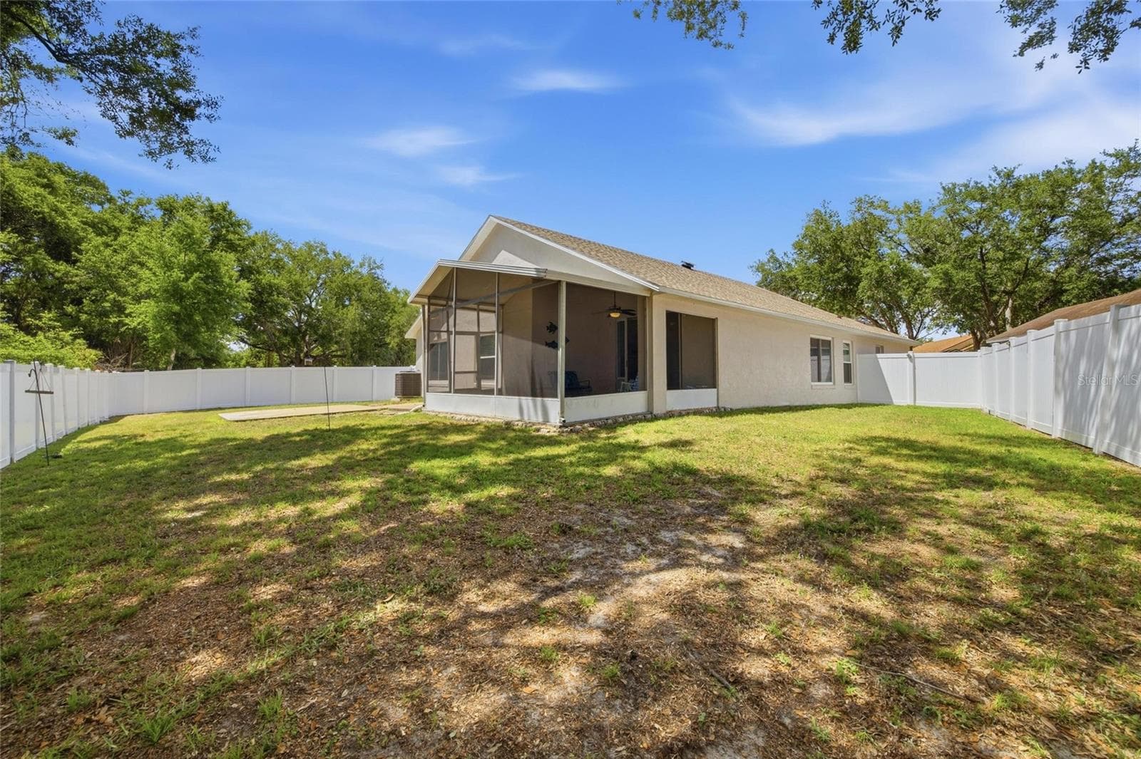 Single Family Residence at 7113 COLONY POINTE DR, RIVERVIEW, photo 33 of 47