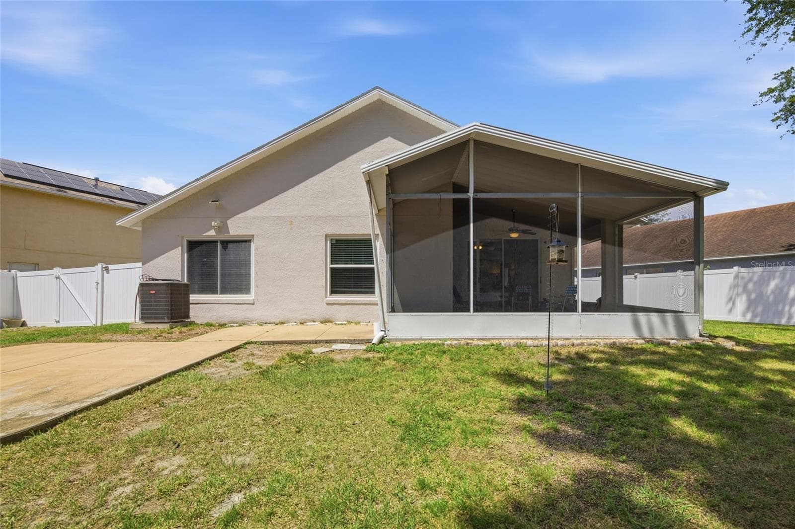 Single Family Residence at 7113 COLONY POINTE DR, RIVERVIEW, photo 34 of 47