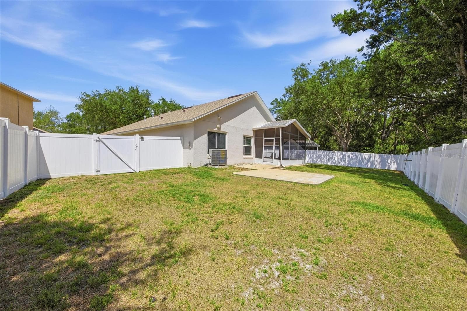 Single Family Residence at 7113 COLONY POINTE DR, RIVERVIEW, photo 35 of 47