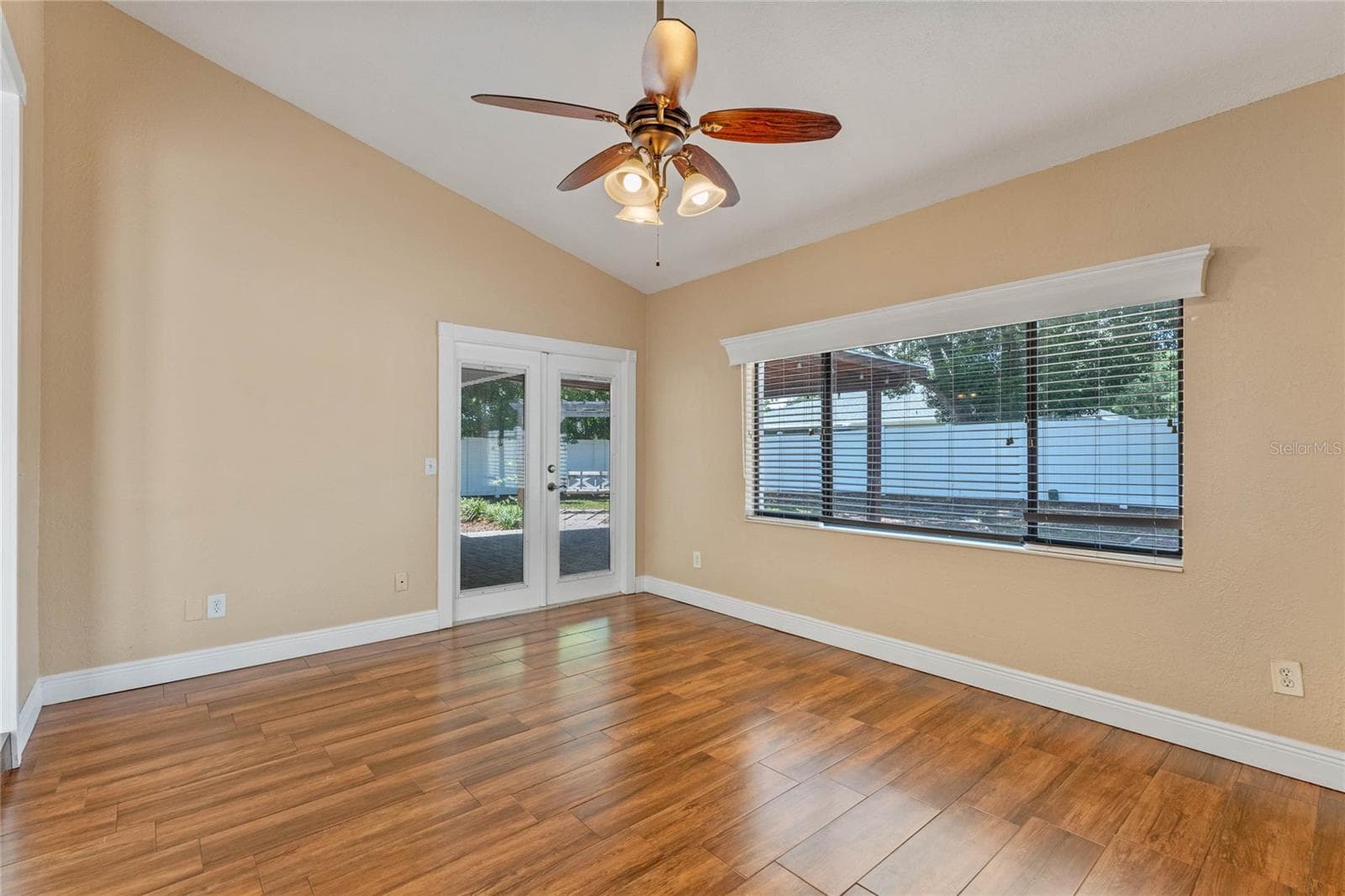 Single Family Residence at 521 LAKESHORE CIR, LAKE MARY, photo 7 of 23