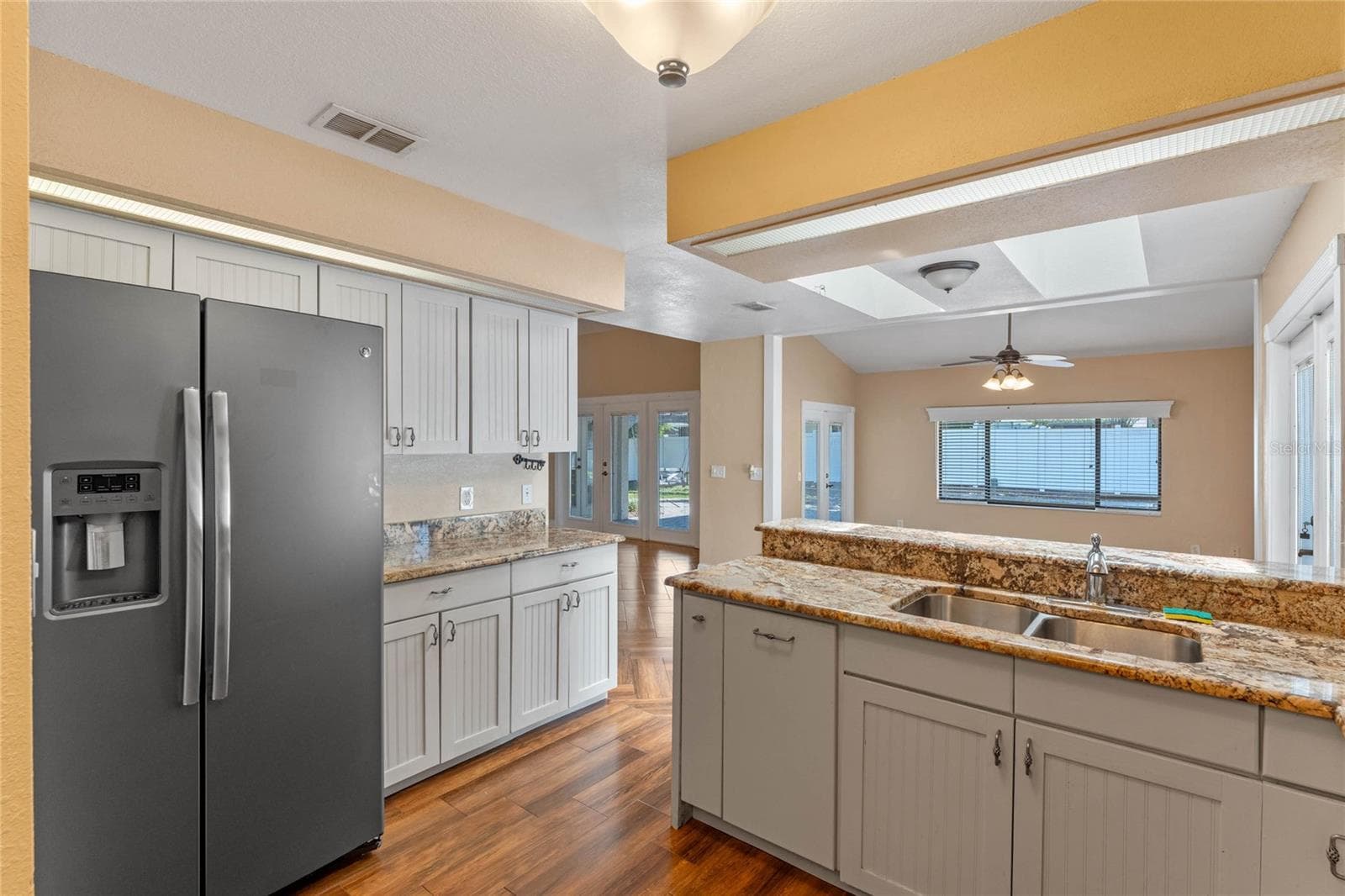 Single Family Residence at 521 LAKESHORE CIR, LAKE MARY, photo 11 of 23