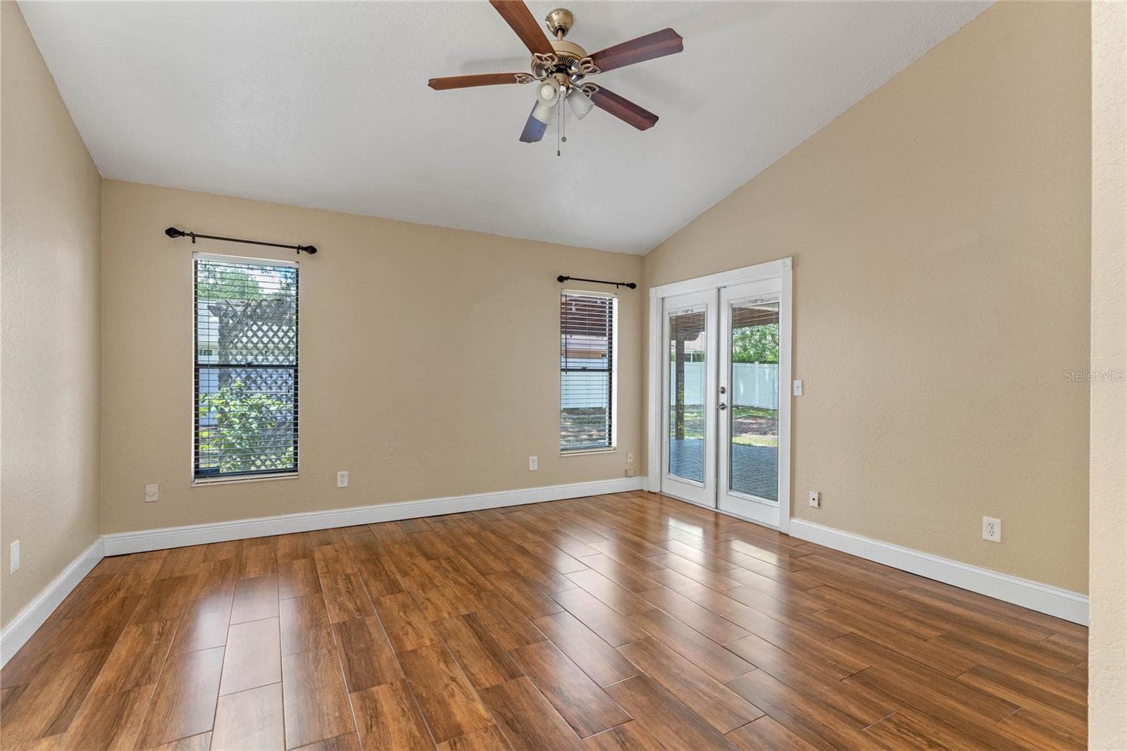 Single Family Residence at 521 LAKESHORE CIR, LAKE MARY, photo 12 of 23