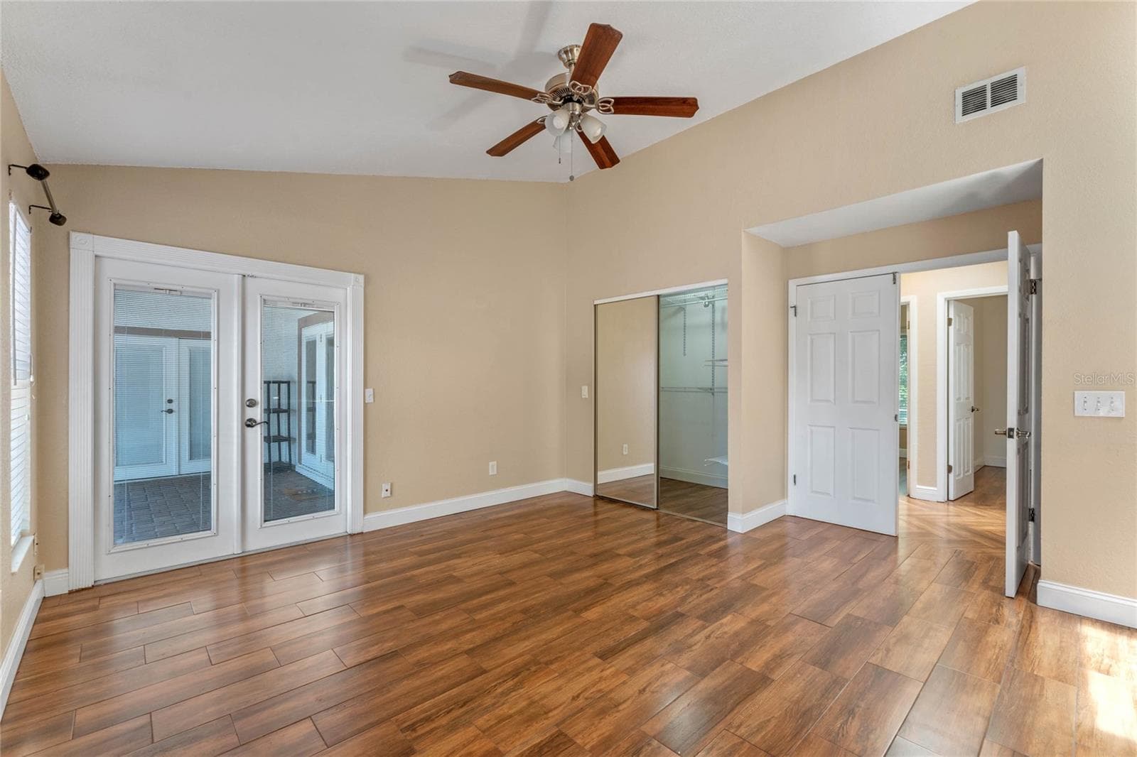 Single Family Residence at 521 LAKESHORE CIR, LAKE MARY, photo 14 of 23