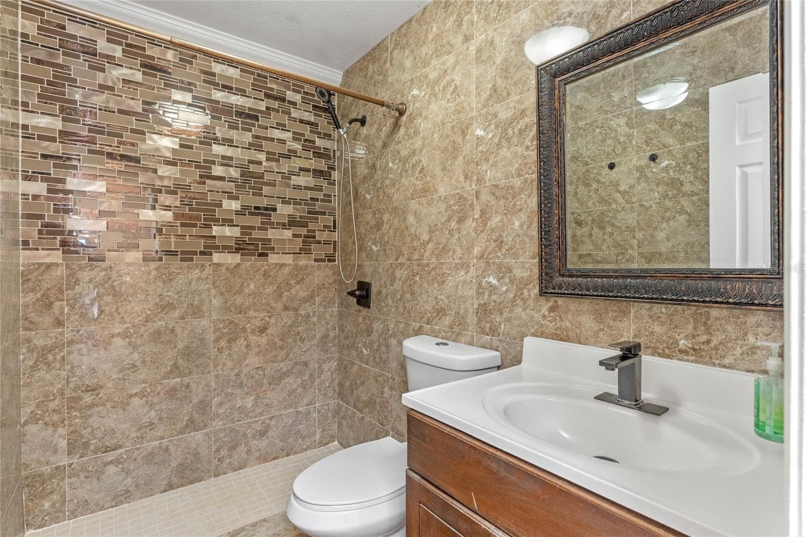 Single Family Residence at 521 LAKESHORE CIR, LAKE MARY, photo 19 of 23