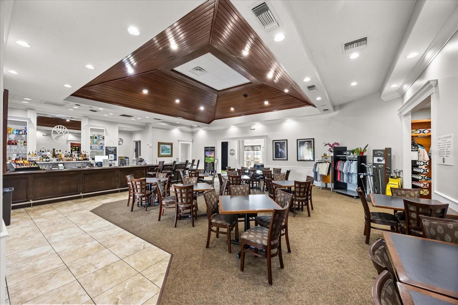 DIGC's 19th Wave Restaurant and Bar - 29925 CYPRESS POINTE, TAVARES