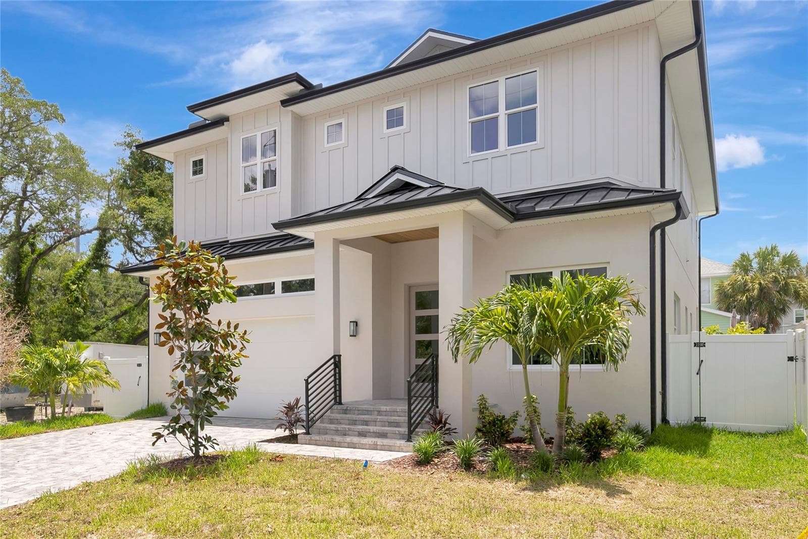 Single Family Residence at 3106 W COACHMAN AVE, TAMPA, photo 4 of 75