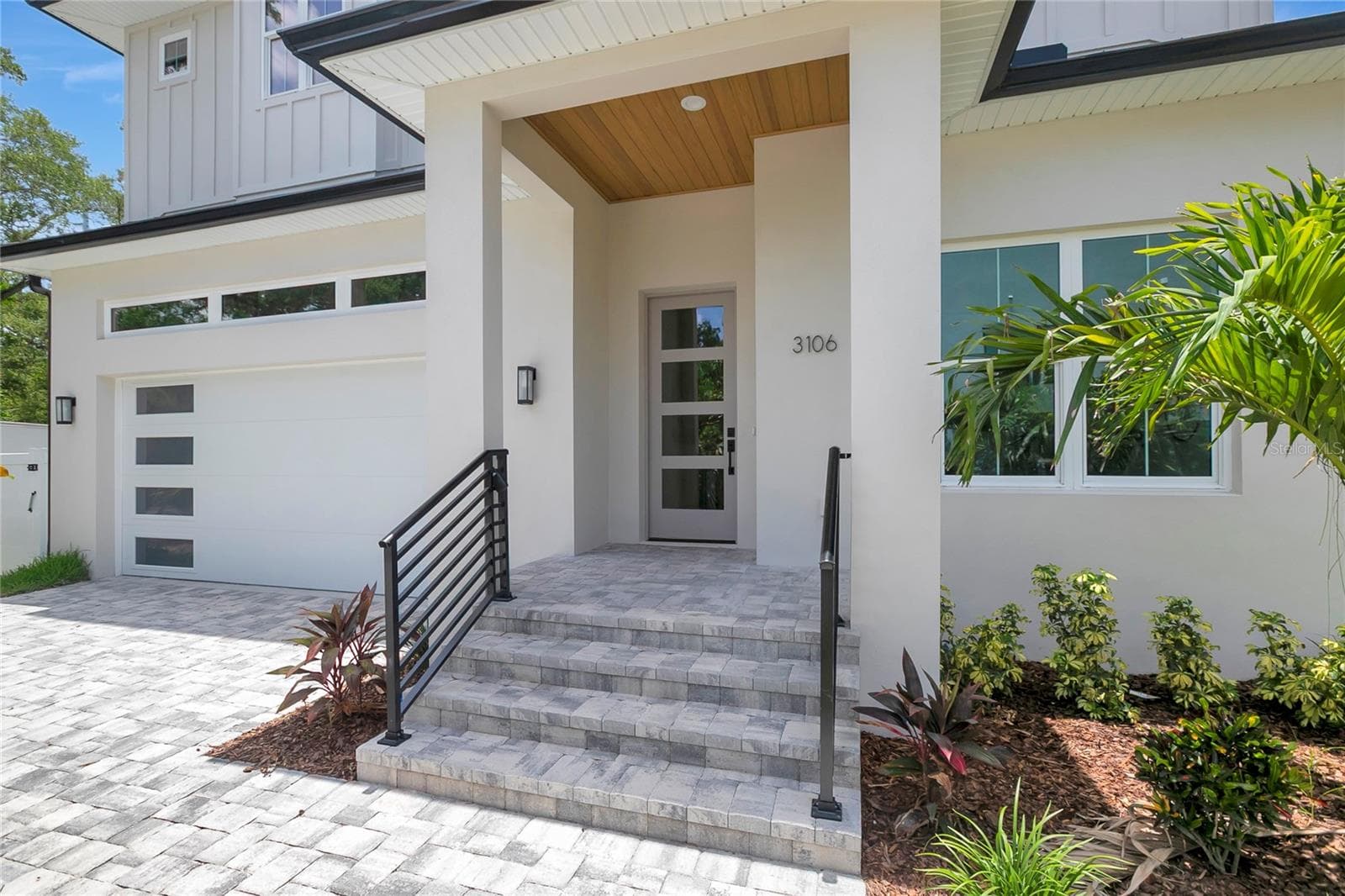 Single Family Residence at 3106 W COACHMAN AVE, TAMPA, photo 5 of 75