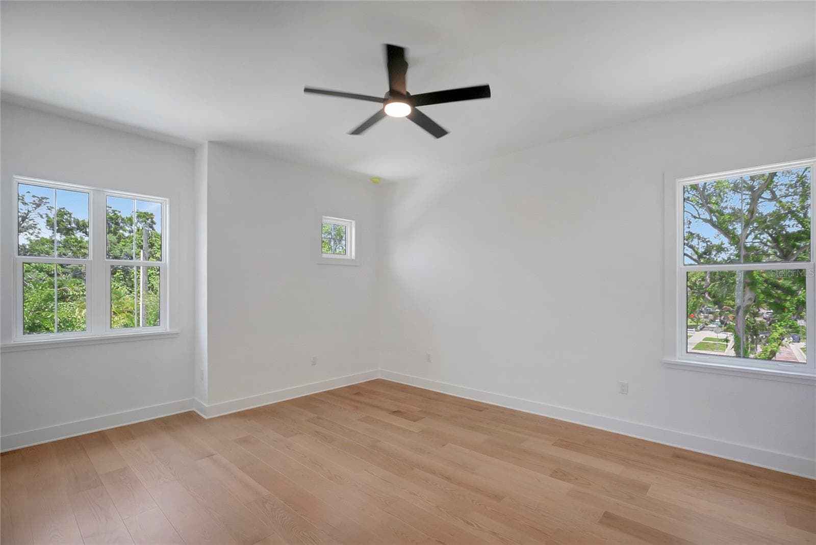 Single Family Residence at 3106 W COACHMAN AVE, TAMPA, photo 38 of 75