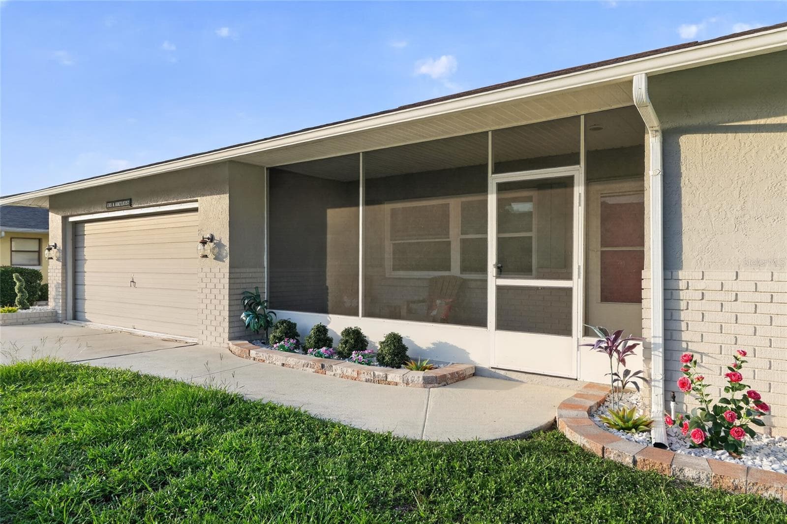 Single Family Residence at 3705 N HONEYLOCUST DR, BEVERLY HILLS, photo 13 of 66