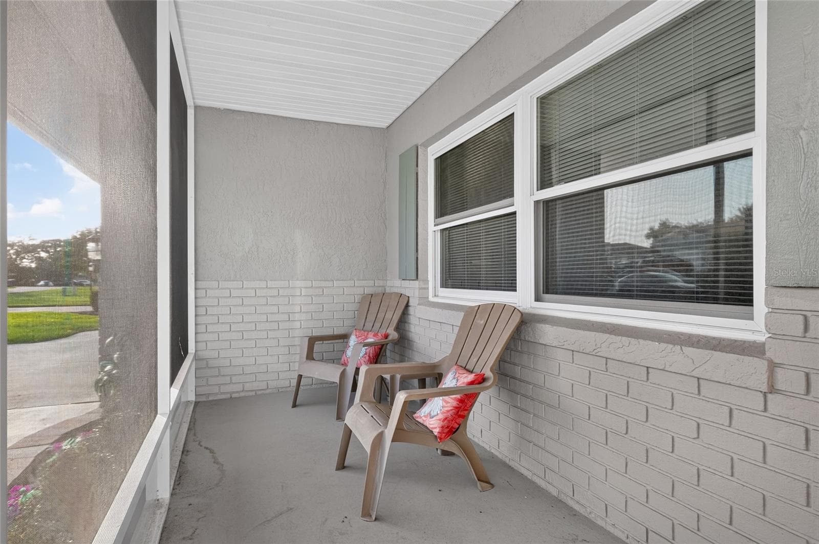 Single Family Residence at 3705 N HONEYLOCUST DR, BEVERLY HILLS, photo 16 of 66