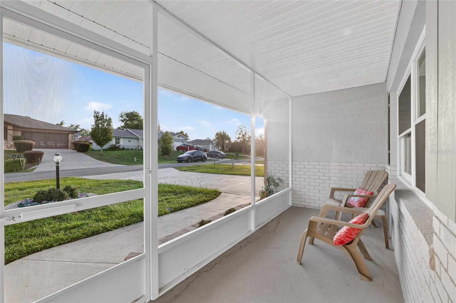 Single Family Residence at 3705 N HONEYLOCUST DR, BEVERLY HILLS, photo 17 of 66