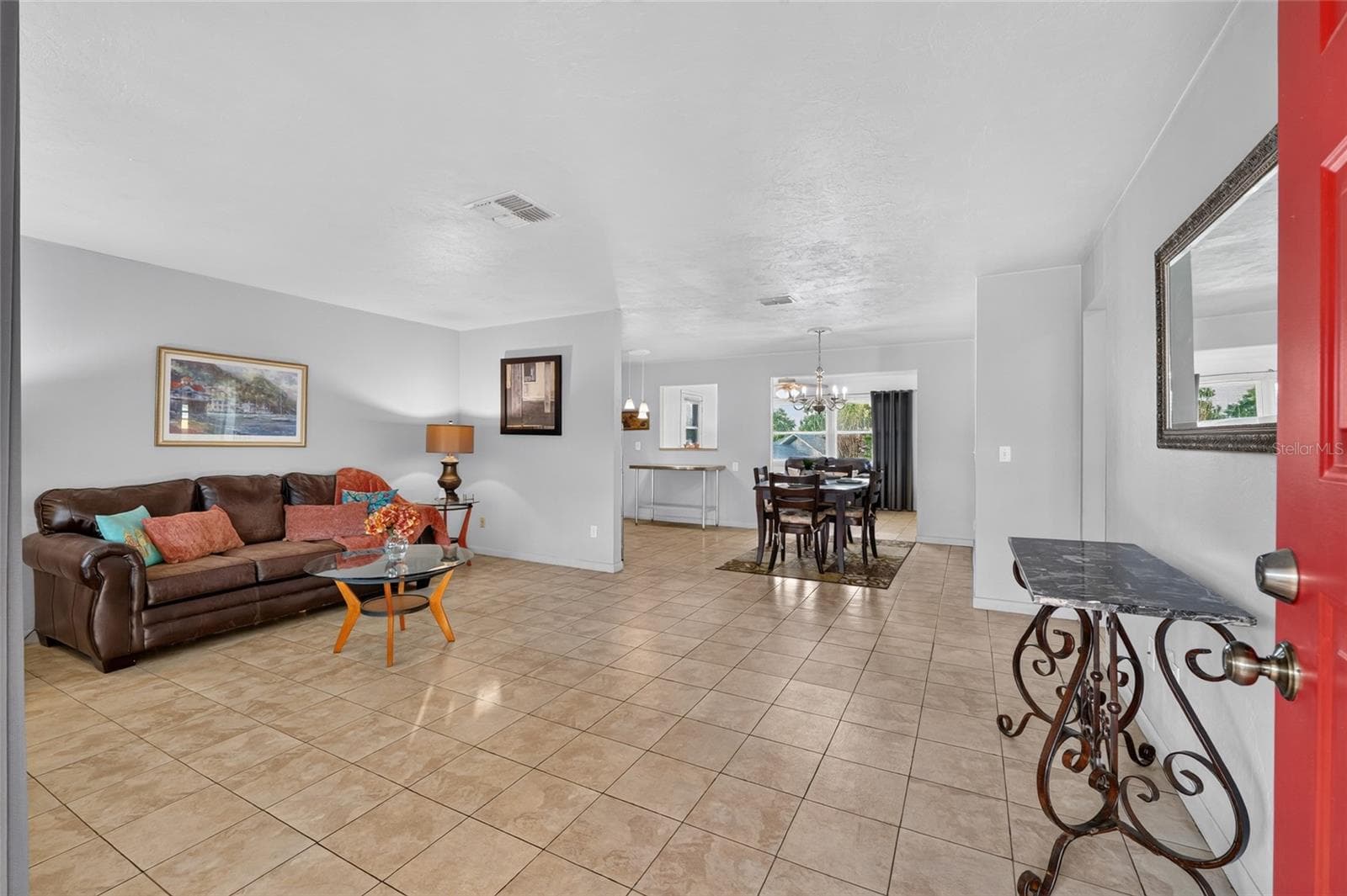 Single Family Residence at 3705 N HONEYLOCUST DR, BEVERLY HILLS, photo 18 of 66
