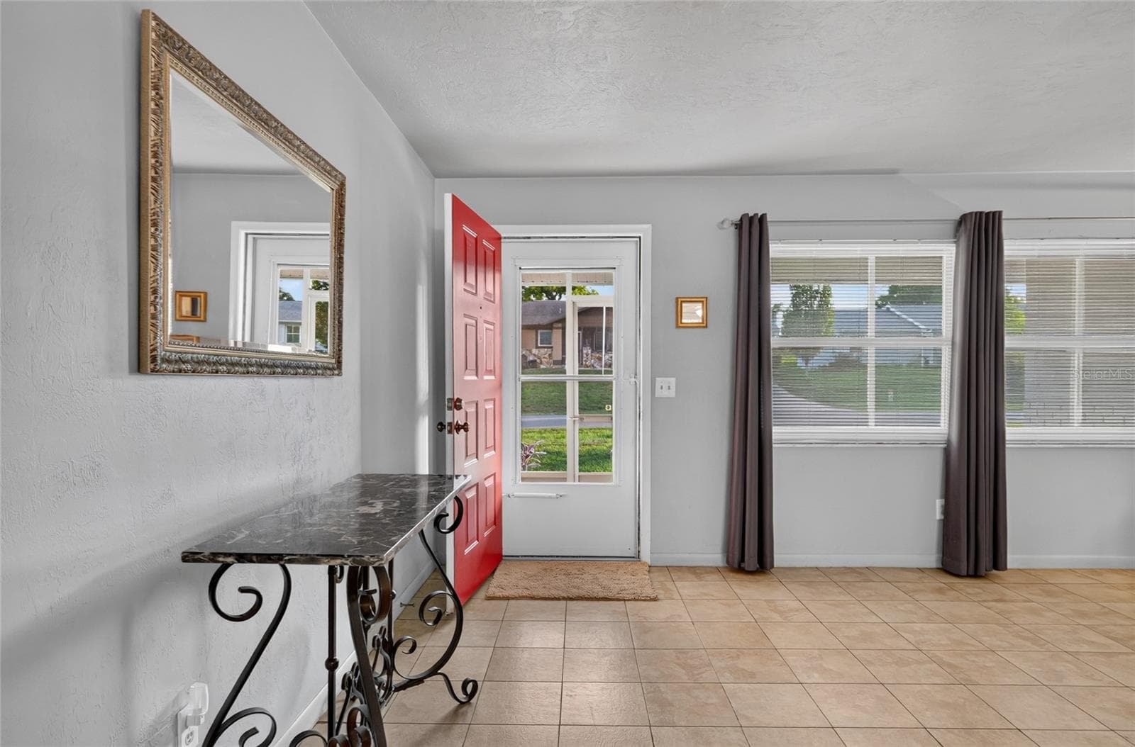Single Family Residence at 3705 N HONEYLOCUST DR, BEVERLY HILLS, photo 19 of 66