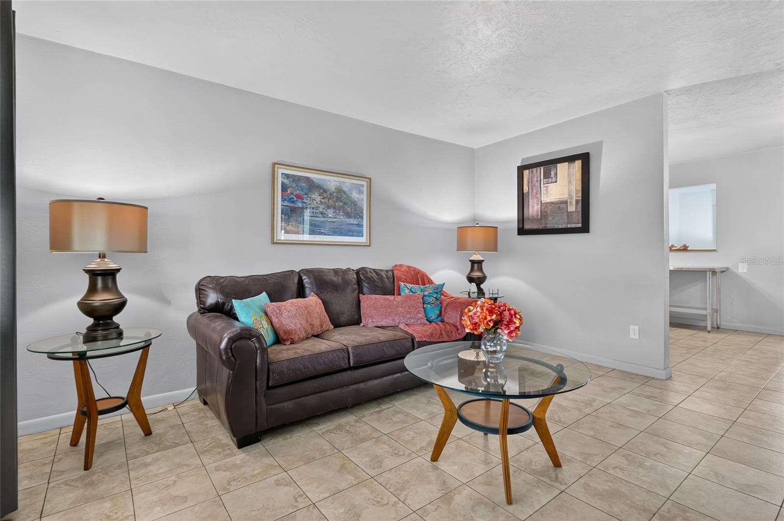 Single Family Residence at 3705 N HONEYLOCUST DR, BEVERLY HILLS, photo 22 of 66