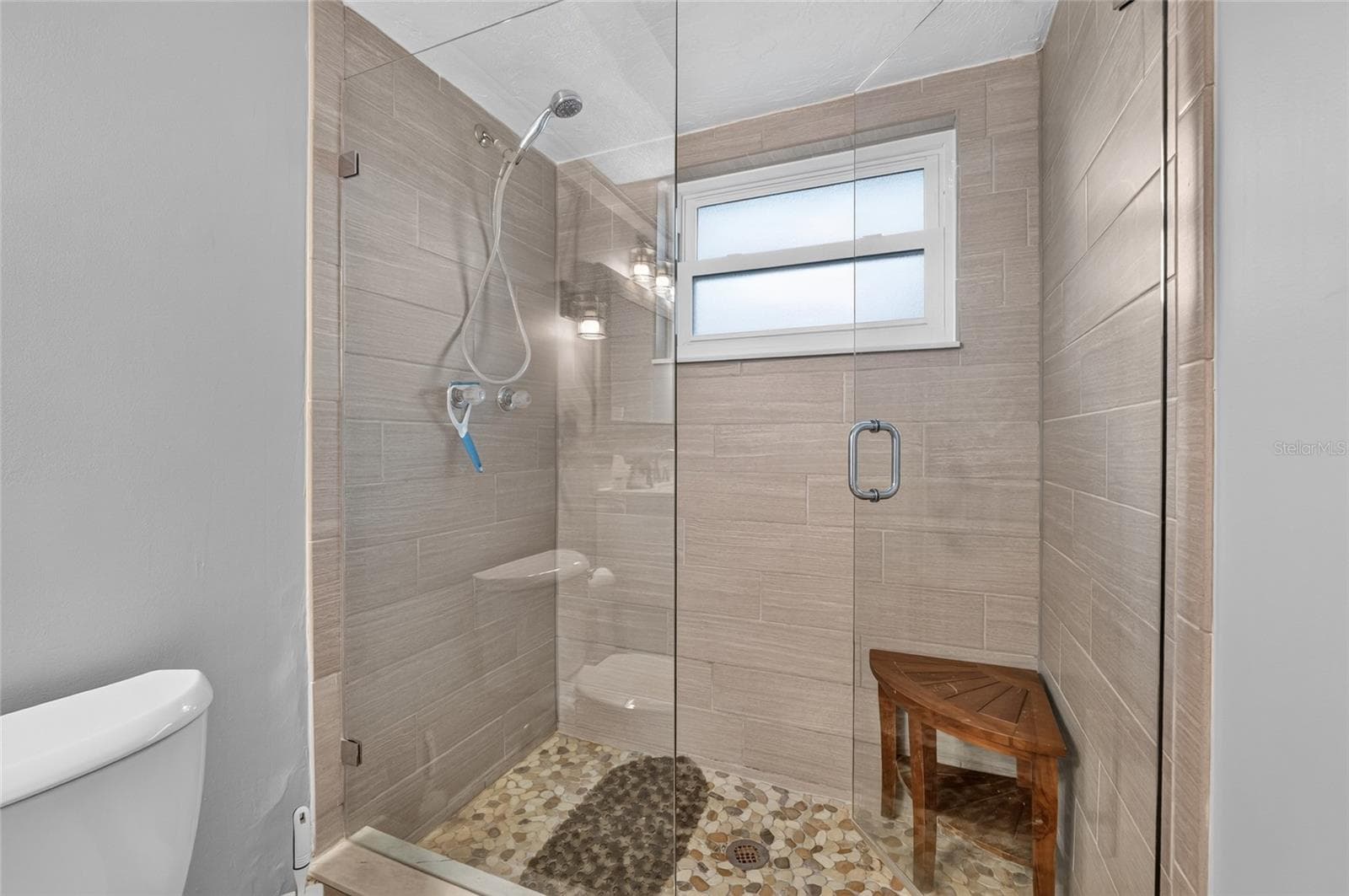 Single Family Residence at 3705 N HONEYLOCUST DR, BEVERLY HILLS, photo 41 of 66