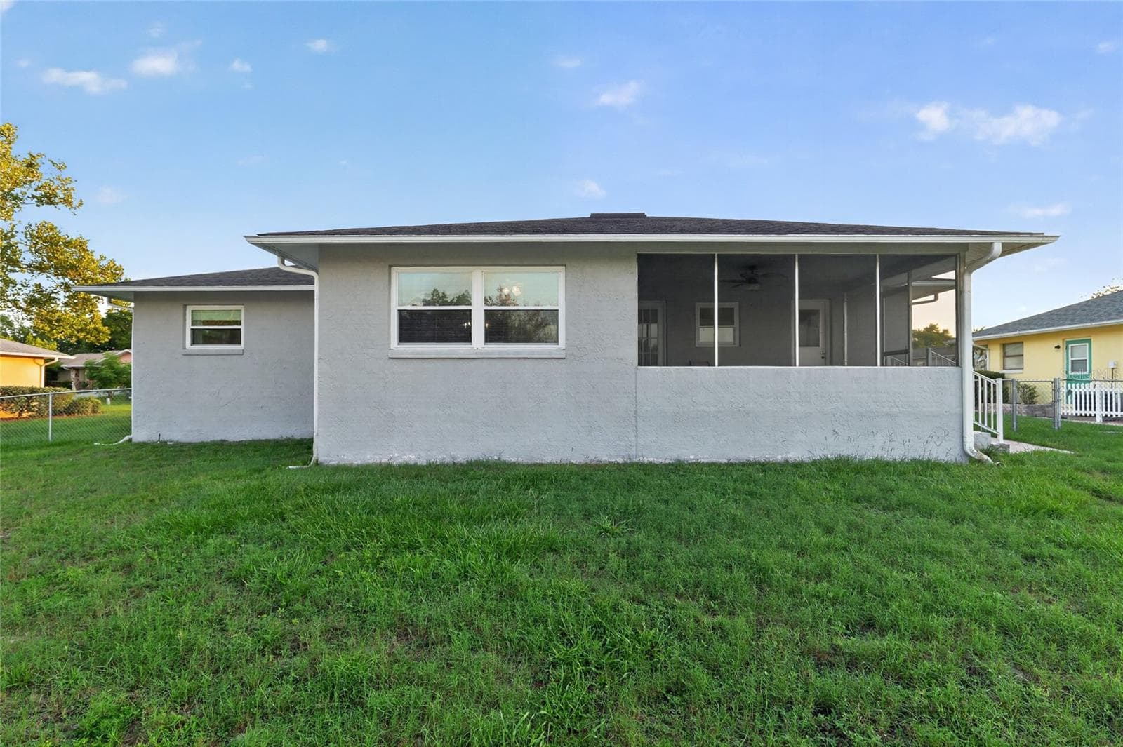 Single Family Residence at 3705 N HONEYLOCUST DR, BEVERLY HILLS, photo 59 of 66