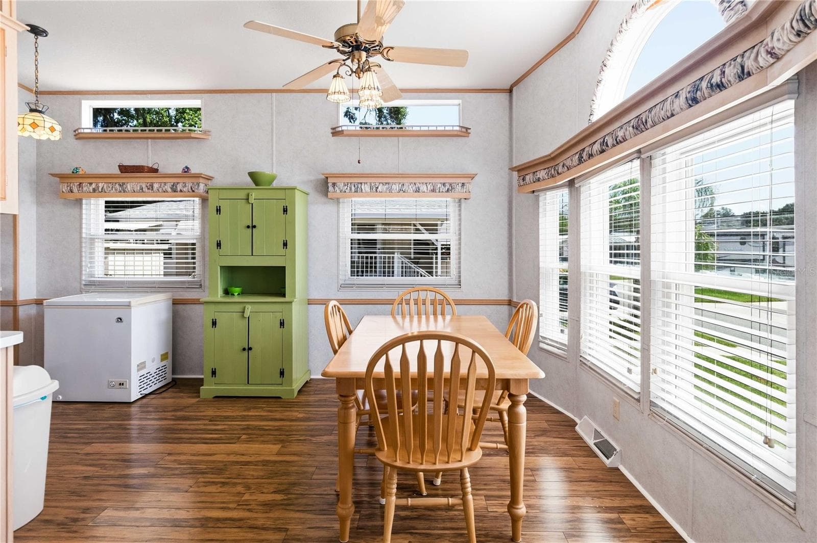 Manufactured Home at 67 CITRUS RIDGE DR, DAVENPORT, photo 9 of 40