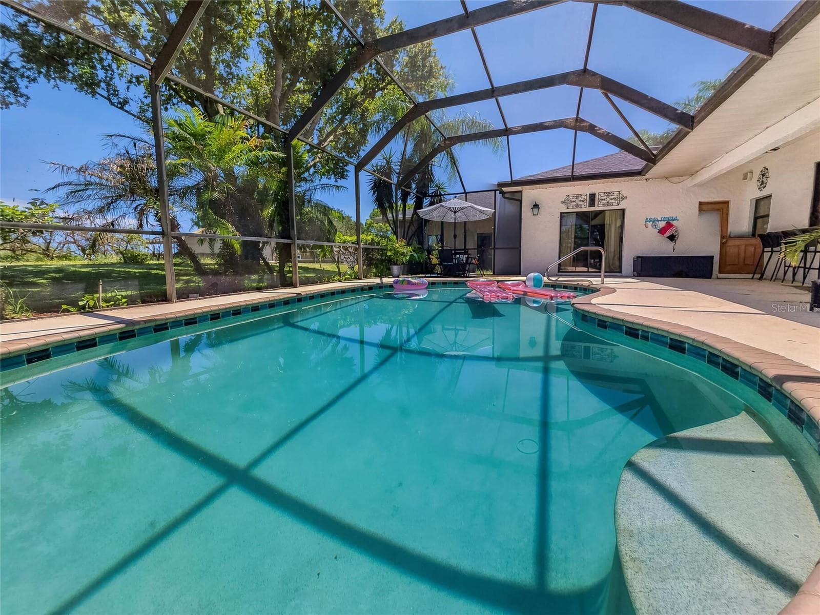 Refreshing Saltwater Pool - 915 N CROOKED LAKE DR, BABSON PARK