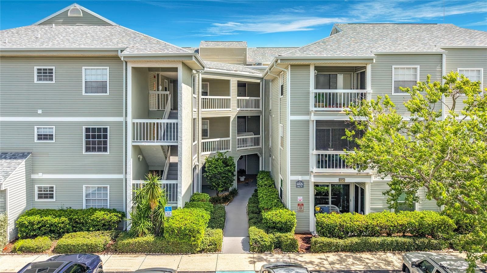Condominium at 6826 STONES THROW CIR N #11101, ST PETERSBURG, photo 2 of 39