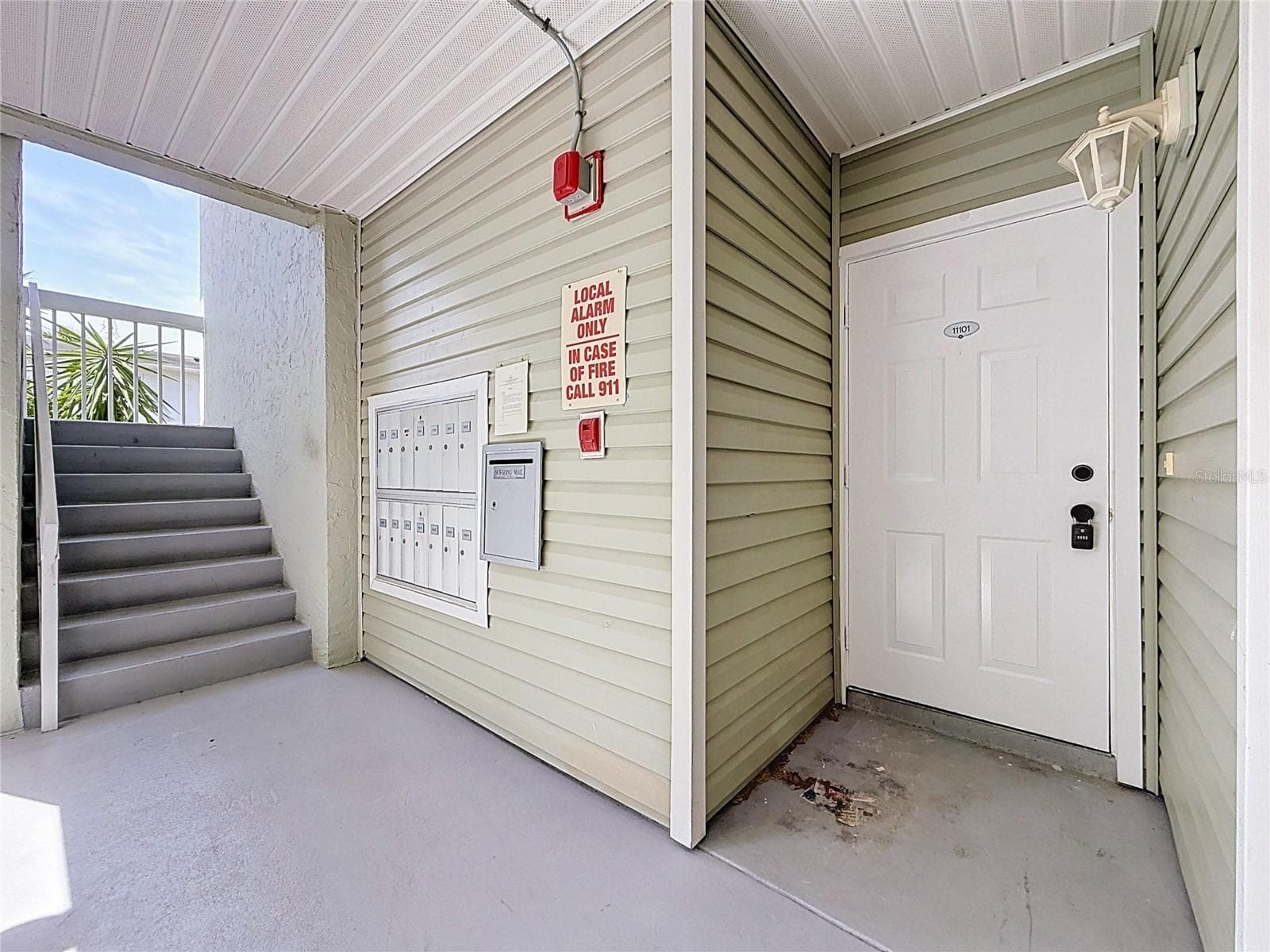 Condominium at 6826 STONES THROW CIR N #11101, ST PETERSBURG, photo 6 of 39