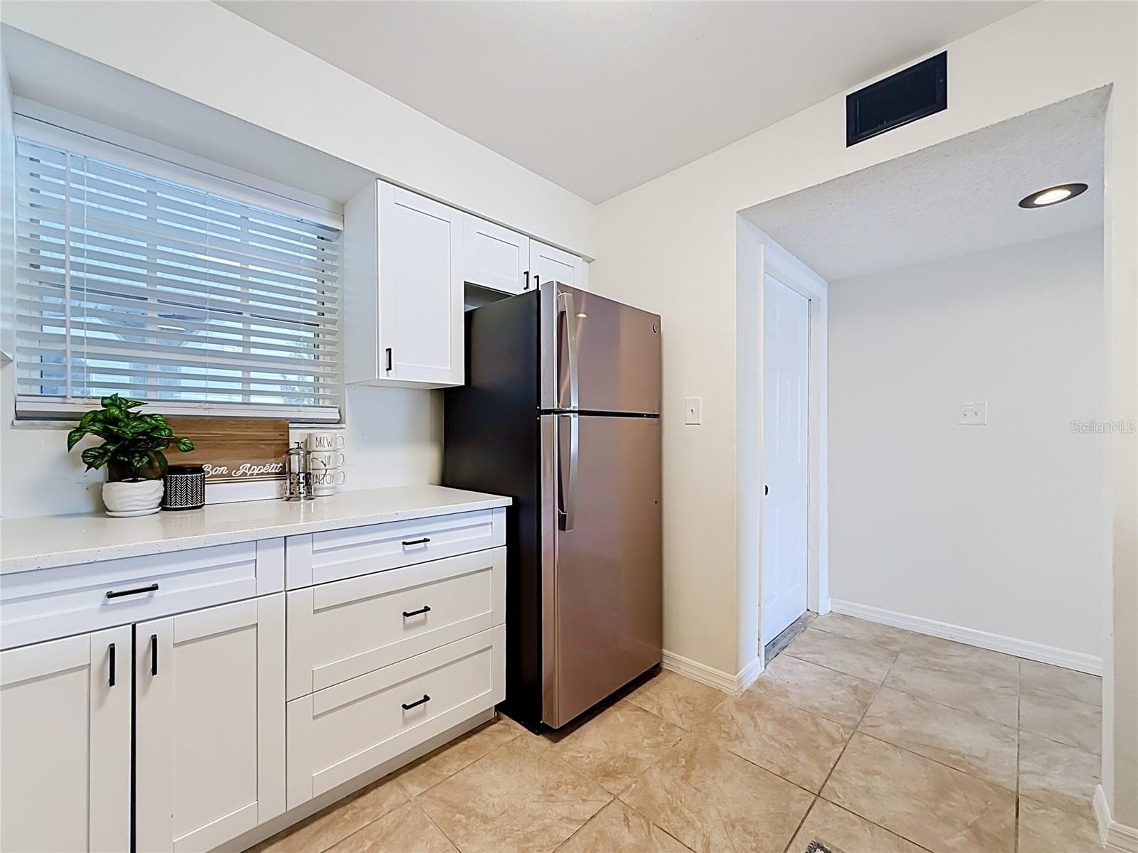 Condominium at 6826 STONES THROW CIR N #11101, ST PETERSBURG, photo 9 of 39