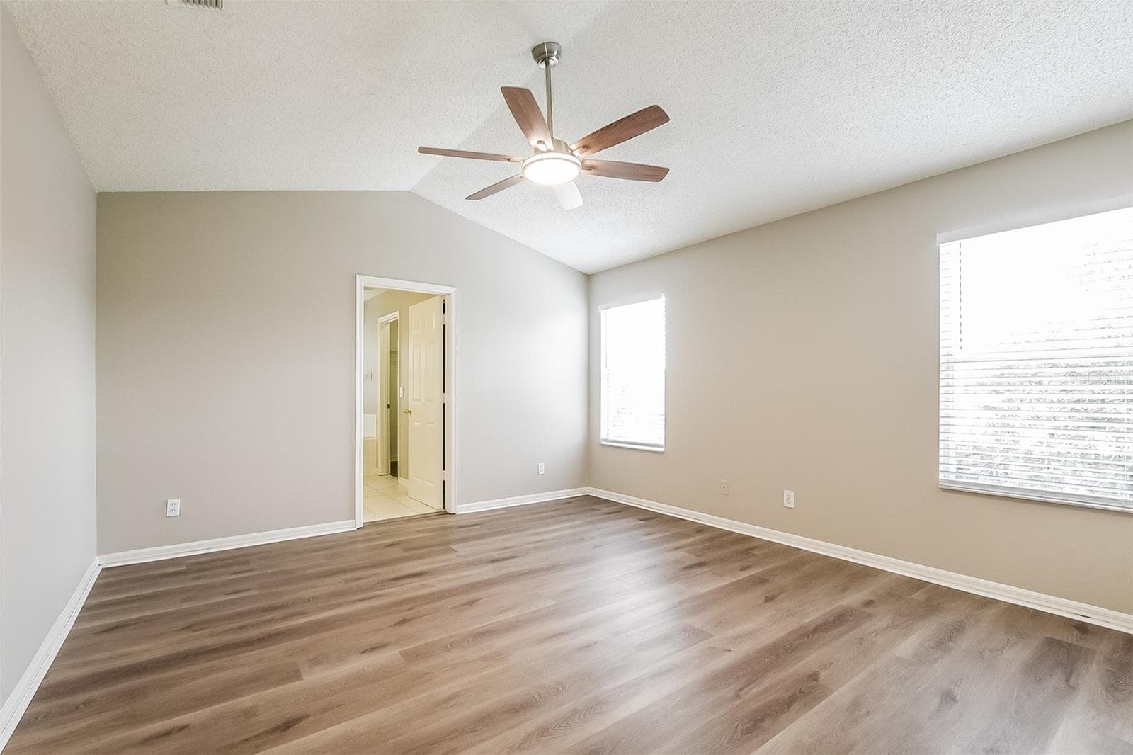 Single Family Residence at 14401 KRISTENRIGHT LN, ORLANDO, photo 20 of 33