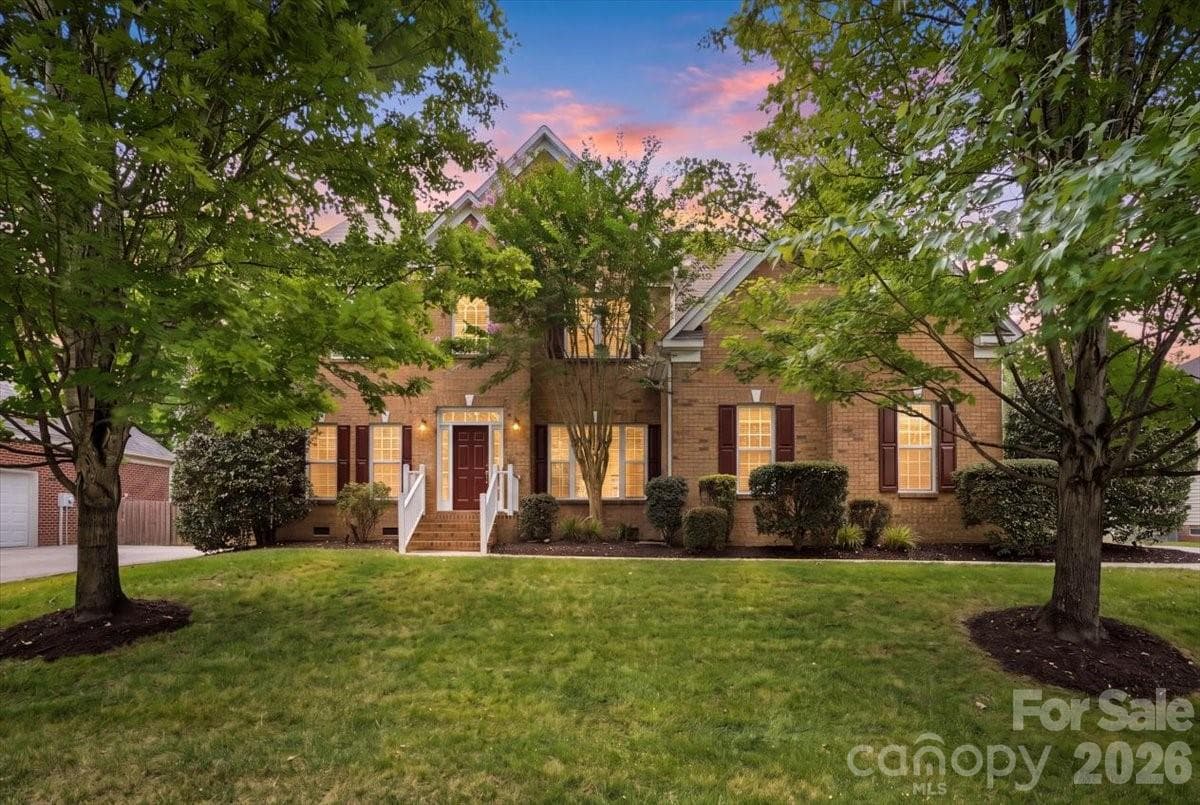 Gorgeous full brick front home - 6055 Latta Springs Circle, Huntersville
