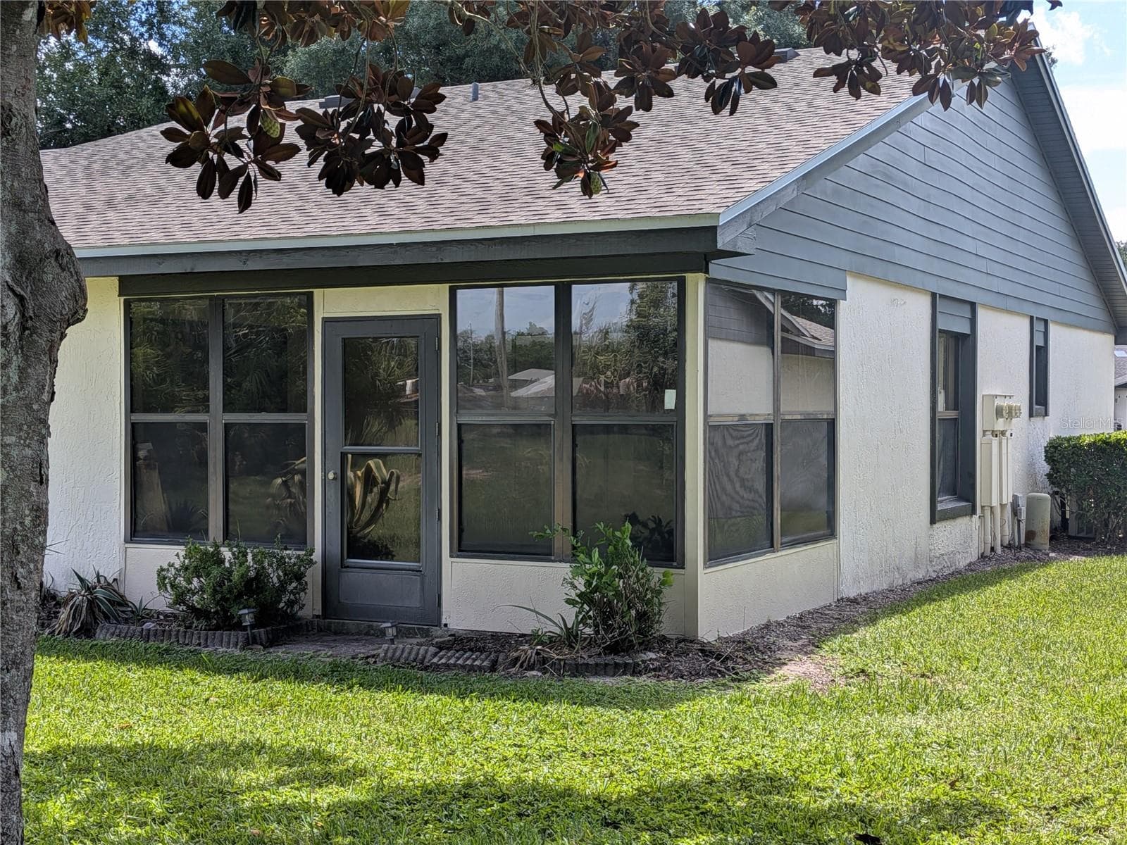 Rear Right of property - 29 BUCK CIR, HAINES CITY