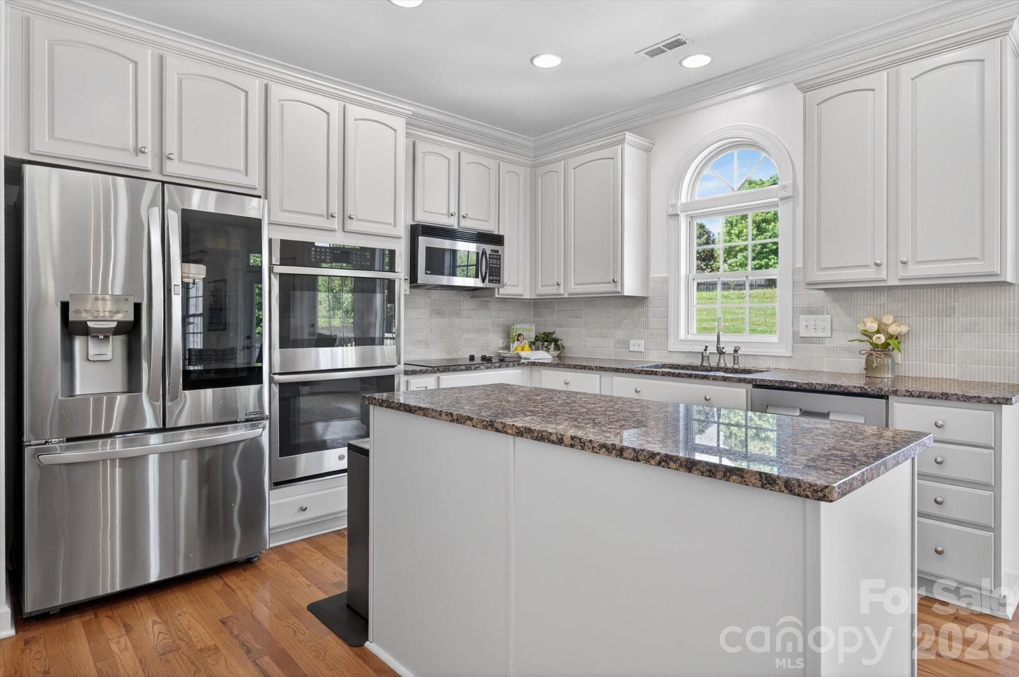 Single Family Residence at 2003 Ptarmigan Court, Waxhaw, photo 9 of 31