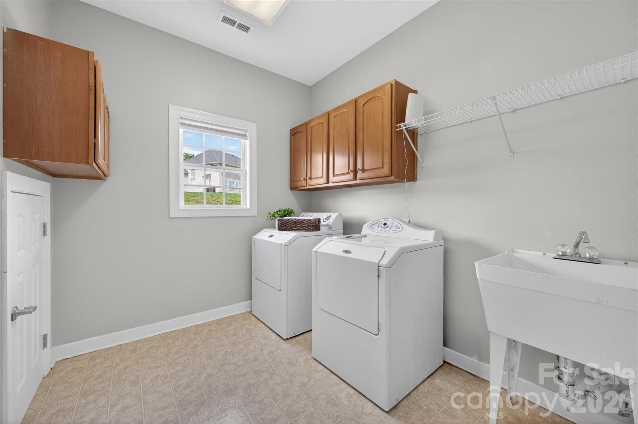 Single Family Residence at 2003 Ptarmigan Court, Waxhaw, photo 16 of 31