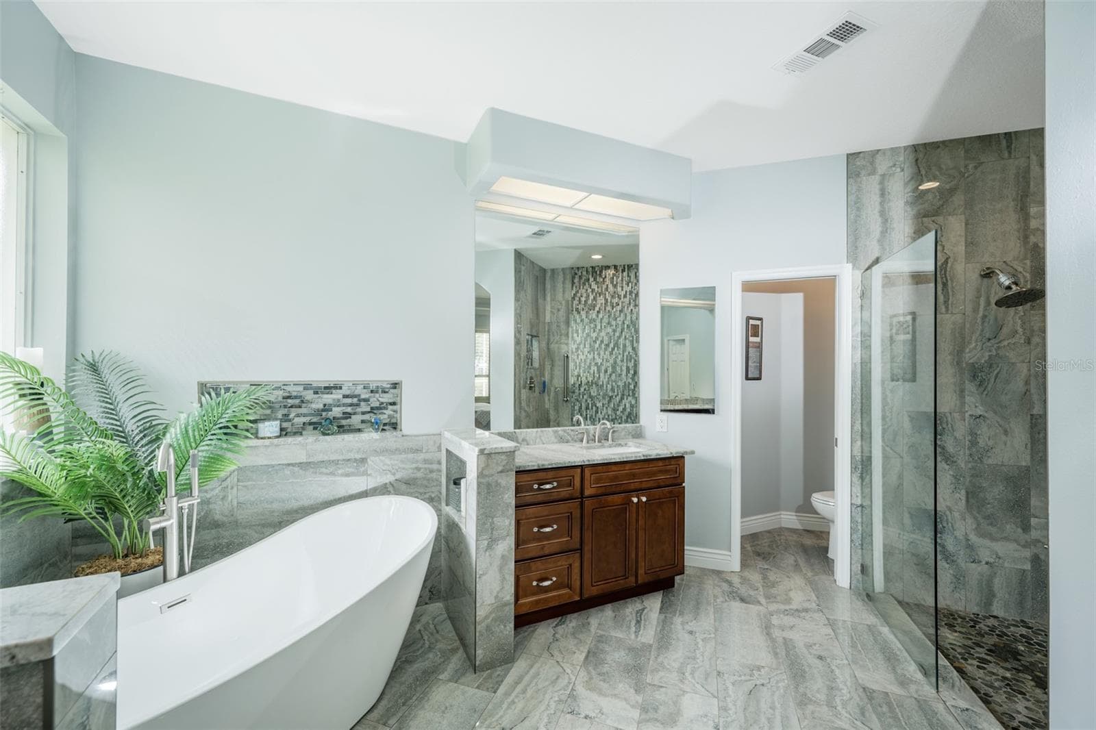 Single Family Residence at 5429 BURNT HICKORY DR, VALRICO, photo 19 of 50
