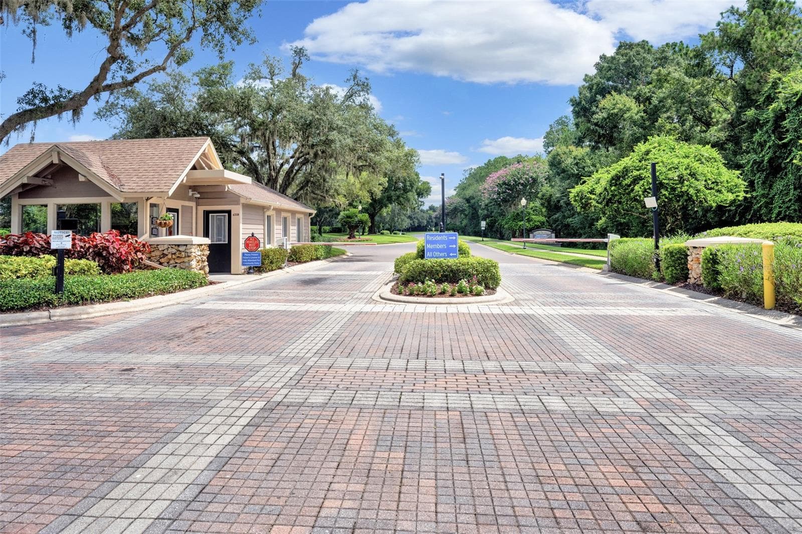 Single Family Residence at 5429 BURNT HICKORY DR, VALRICO, photo 42 of 50