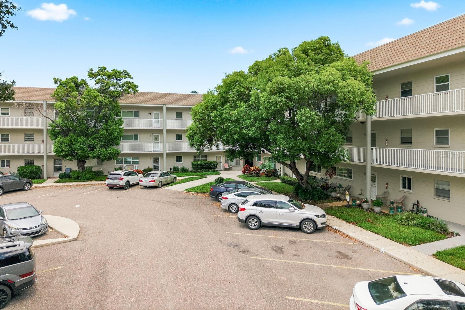 Condominium at 2440 WORLD PARKWAY BLVD #34, CLEARWATER, photo 27 of 50