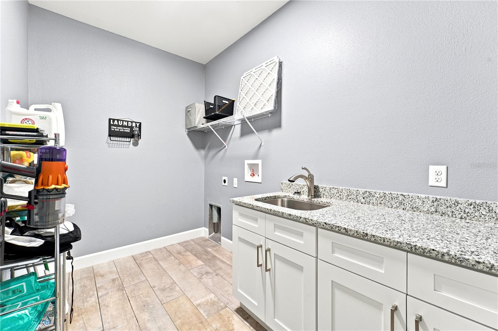 Laundry Room - 125 LONGWOOD DR, OSTEEN
