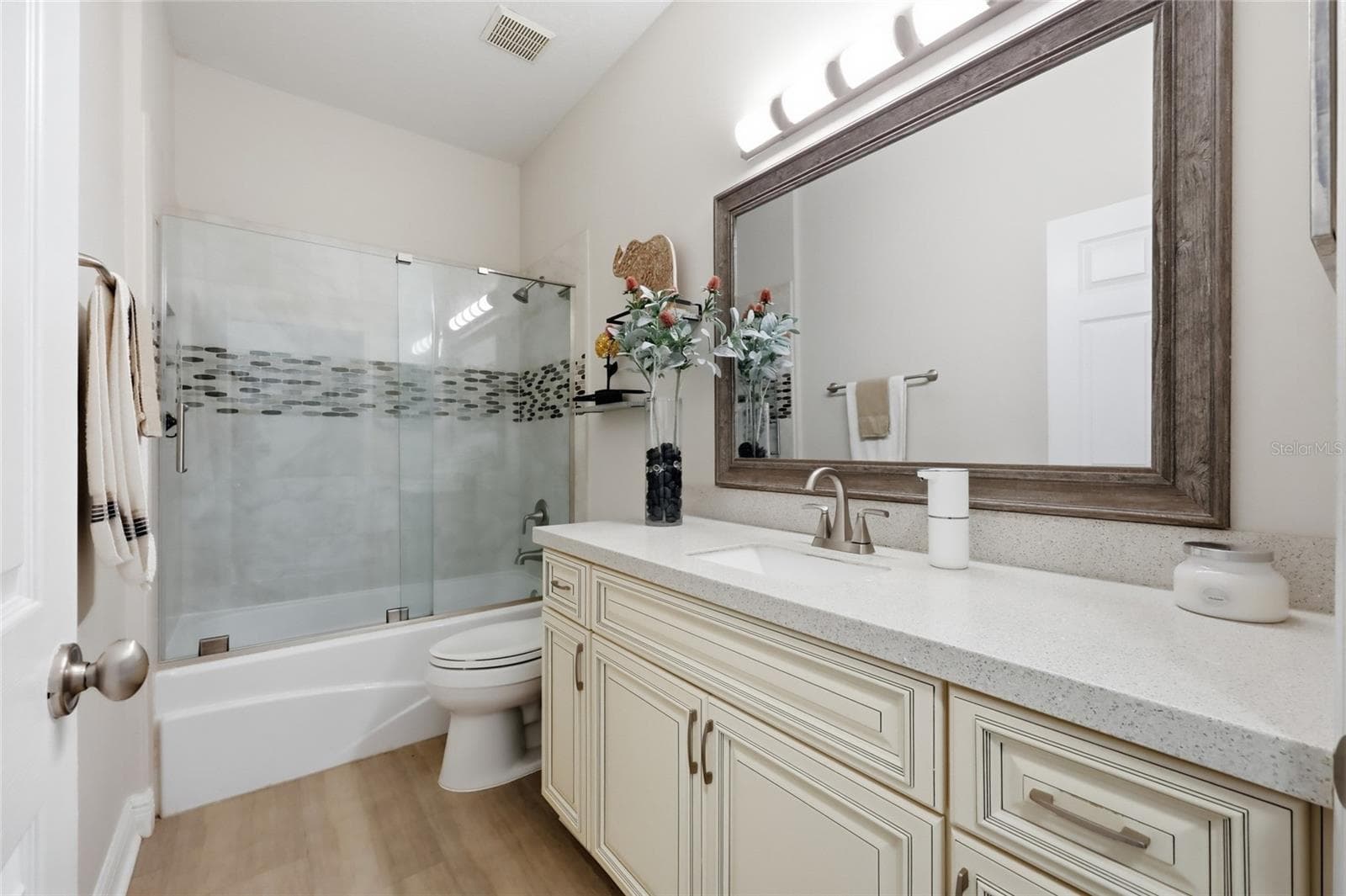 Bathroom 2 - 1020 SAILING BAY DR, CLERMONT